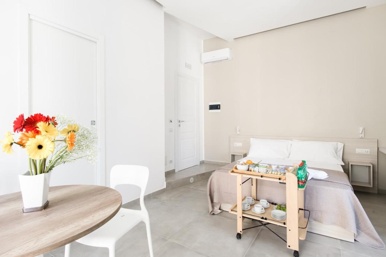 나폴리 Lux Caracciolo B&B 외부 사진